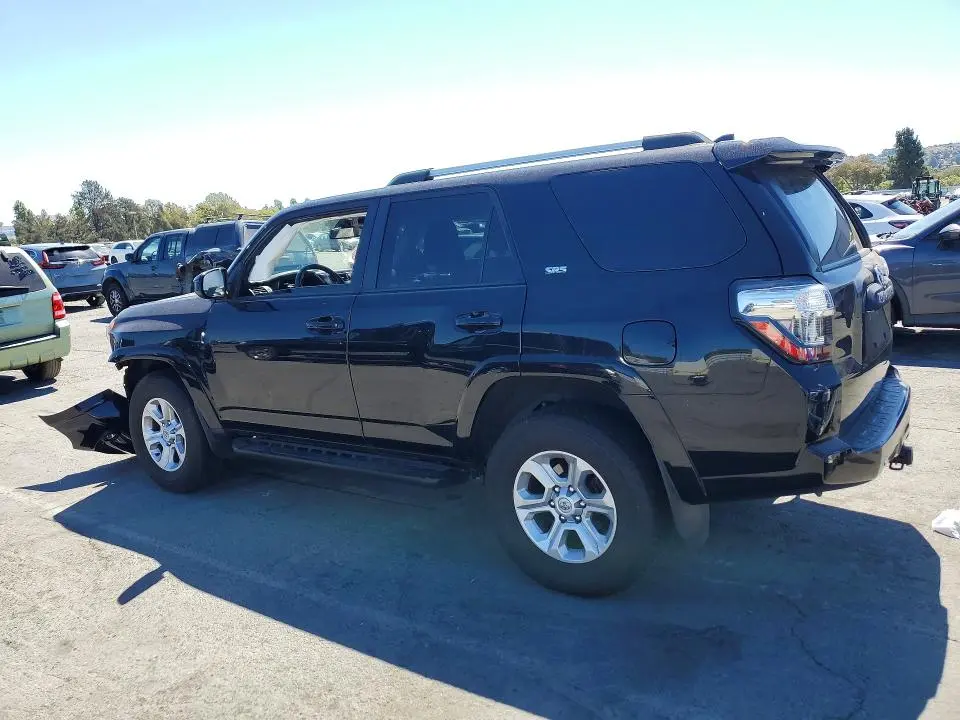 2023 TOYOTA 4RUNNER SR5  