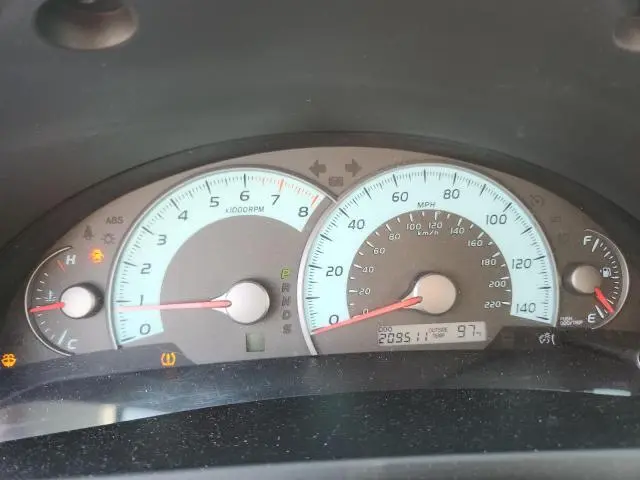 2011 TOYOTA CAMRY SE  