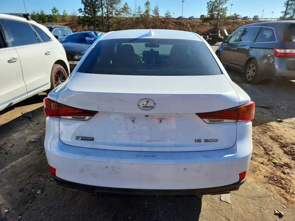 2019 LEXUS IS   