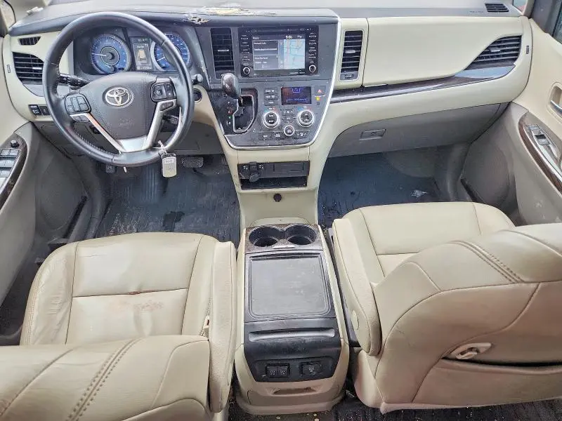2019 TOYOTA SIENNA XLE 8-PASSENGER  