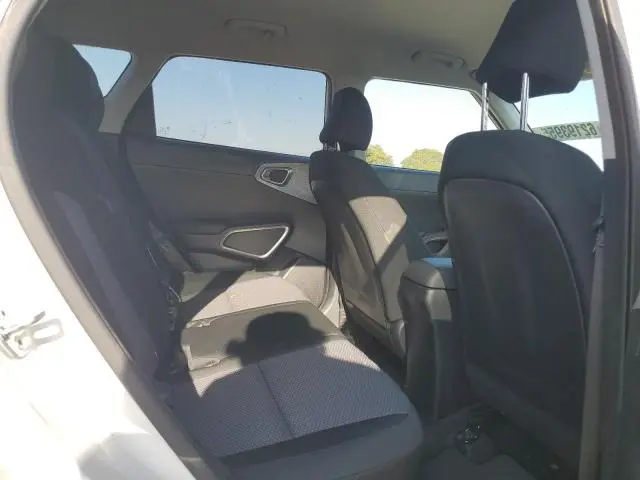 2023 KIA SOUL LX  