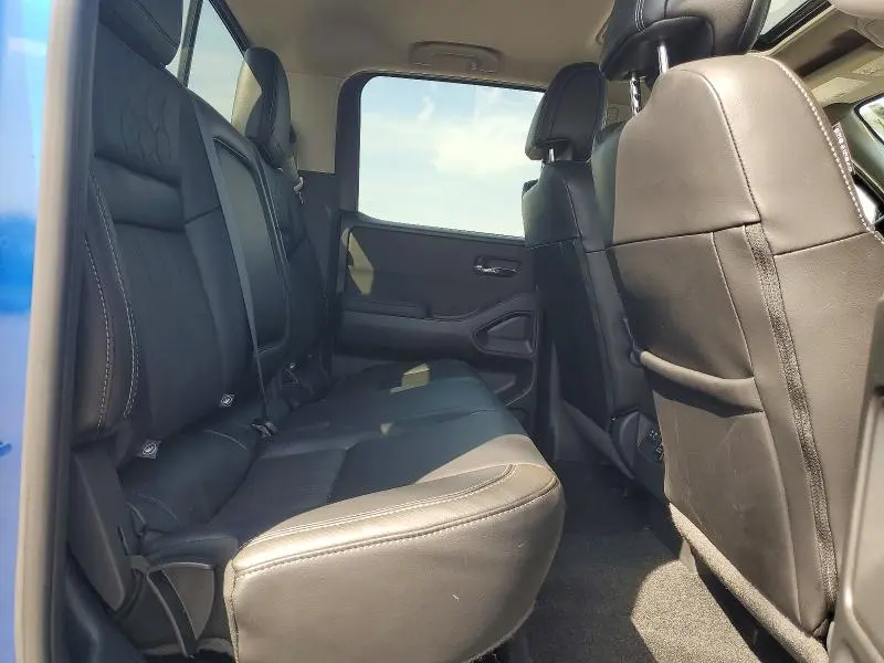 2024 NISSAN FRONTIER SL  