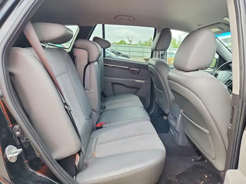 2011 HYUNDAI SANTA FE SE  