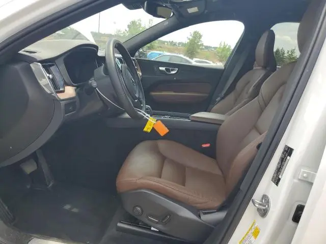 2023 VOLVO XC60 PLUS