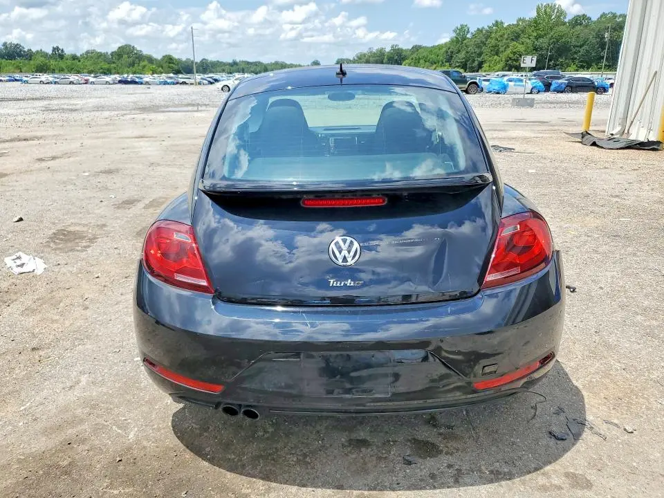 2019 VOLKSWAGEN BEETLE S  