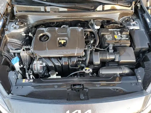 2023 KIA FORTE LX  
