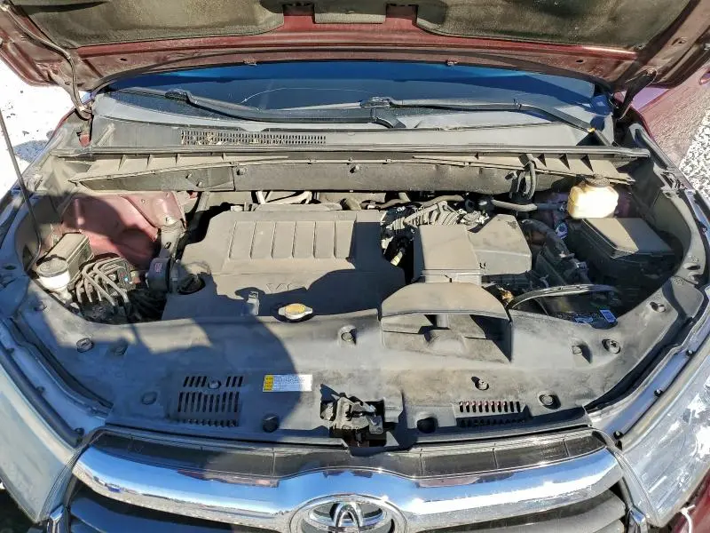 2015 TOYOTA HIGHLANDER LE  