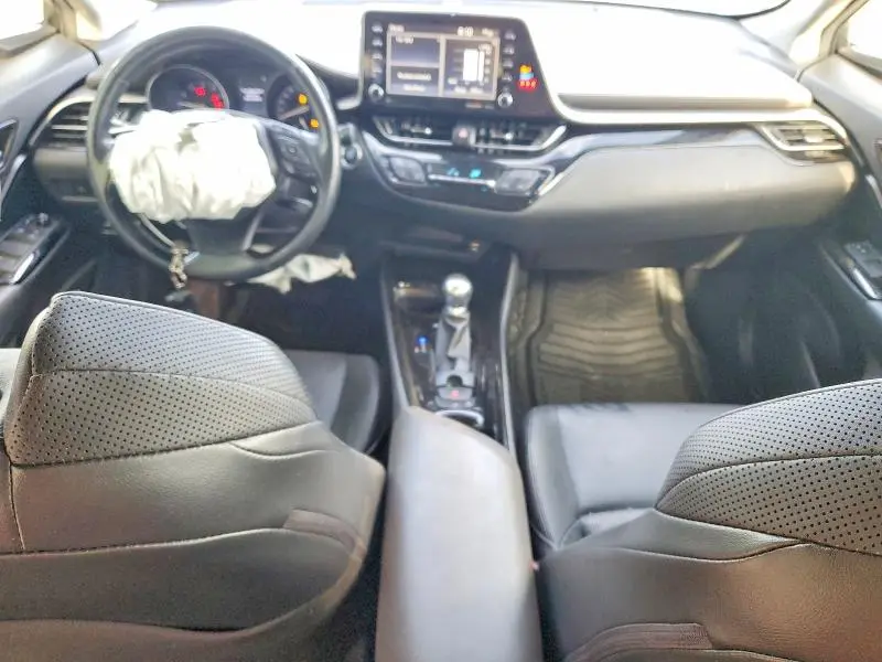 2020 TOYOTA C-HR LE  