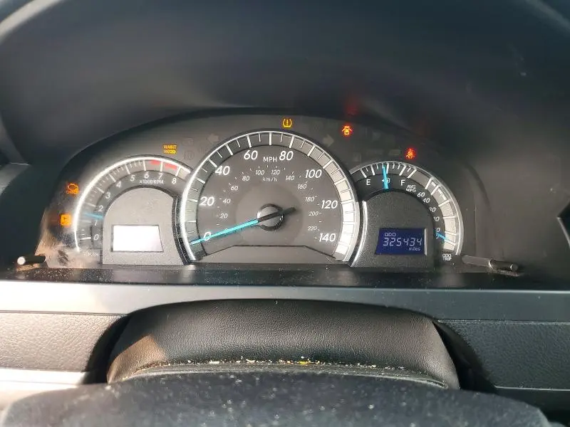 2014 TOYOTA CAMRY SE  