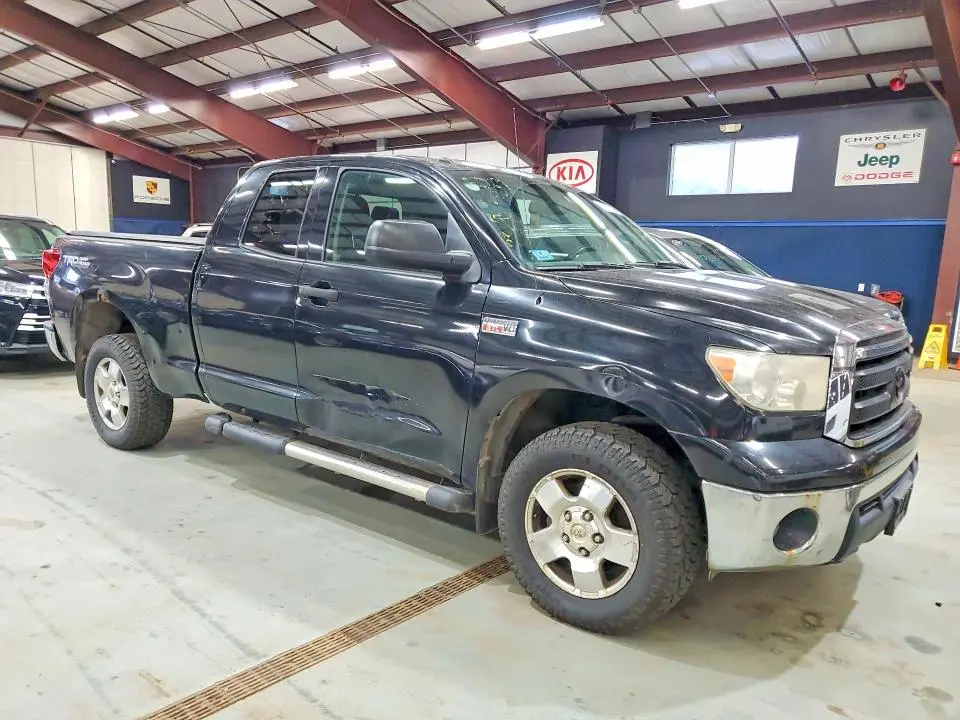 2011 TOYOTA TUNDRA DOUBLE CAB SR5  