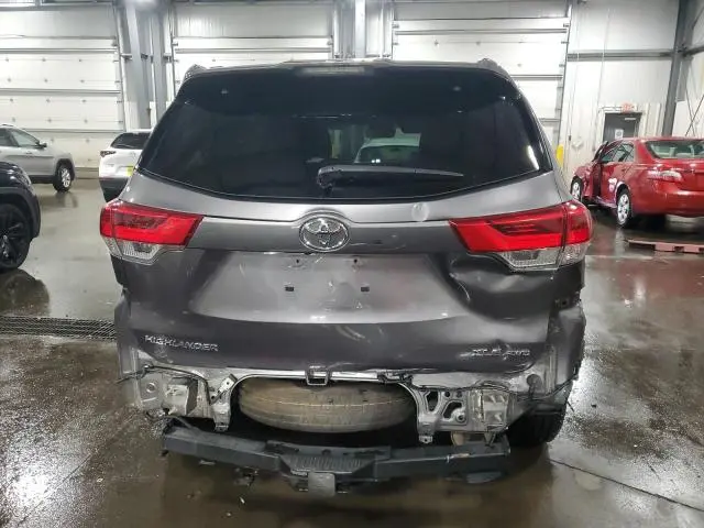 2019 TOYOTA HIGHLANDER SE  