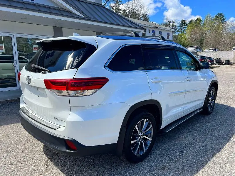 2017 TOYOTA HIGHLANDER XLE  