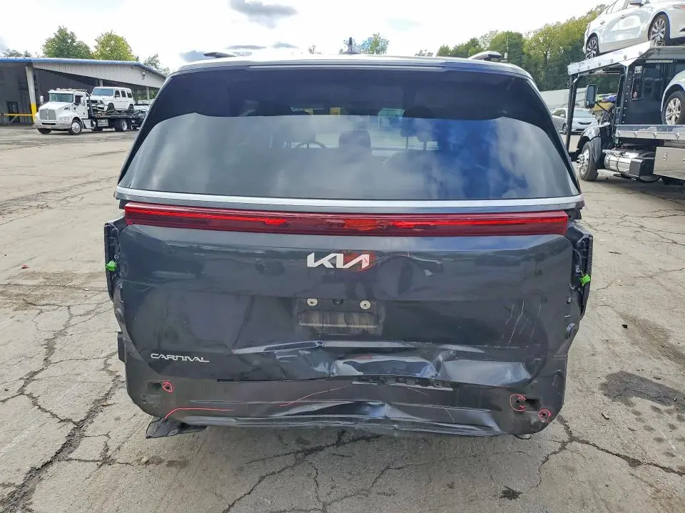 2025 KIA CARNIVAL EX  