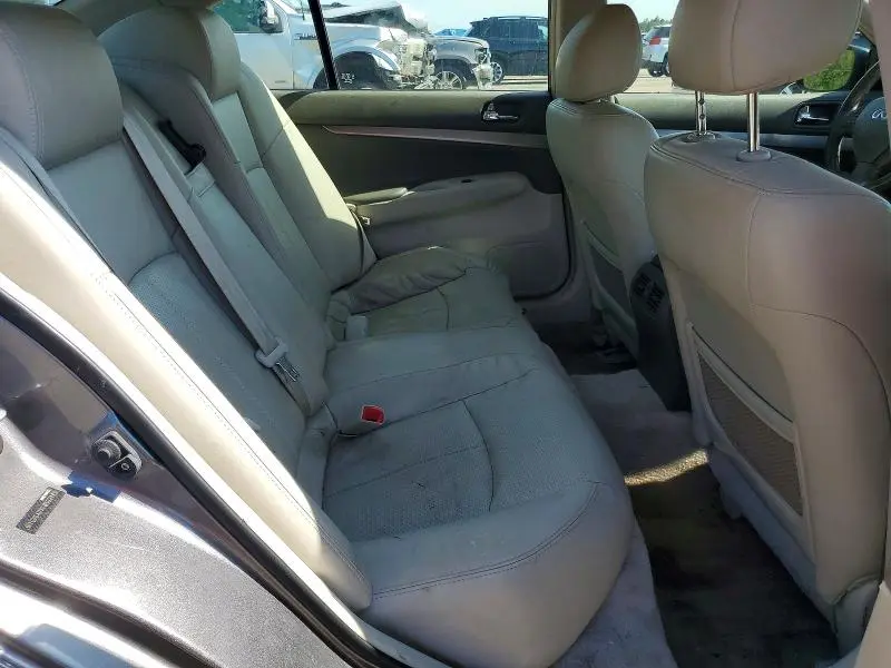 2015 INFINITI Q40 BASE  
