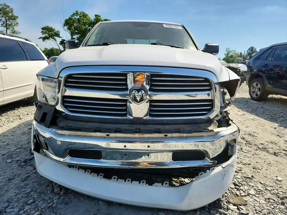 2017 RAM 1500 SLT  