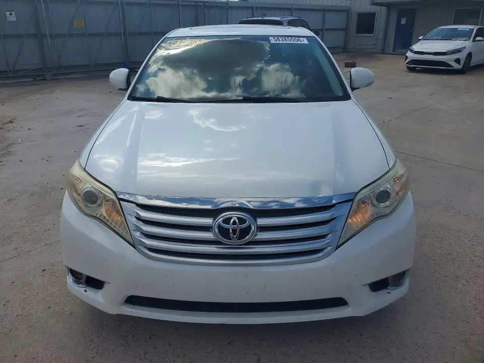 2011 TOYOTA AVALON LIMITED  