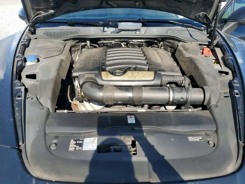 2014 PORSCHE CAYENNE   