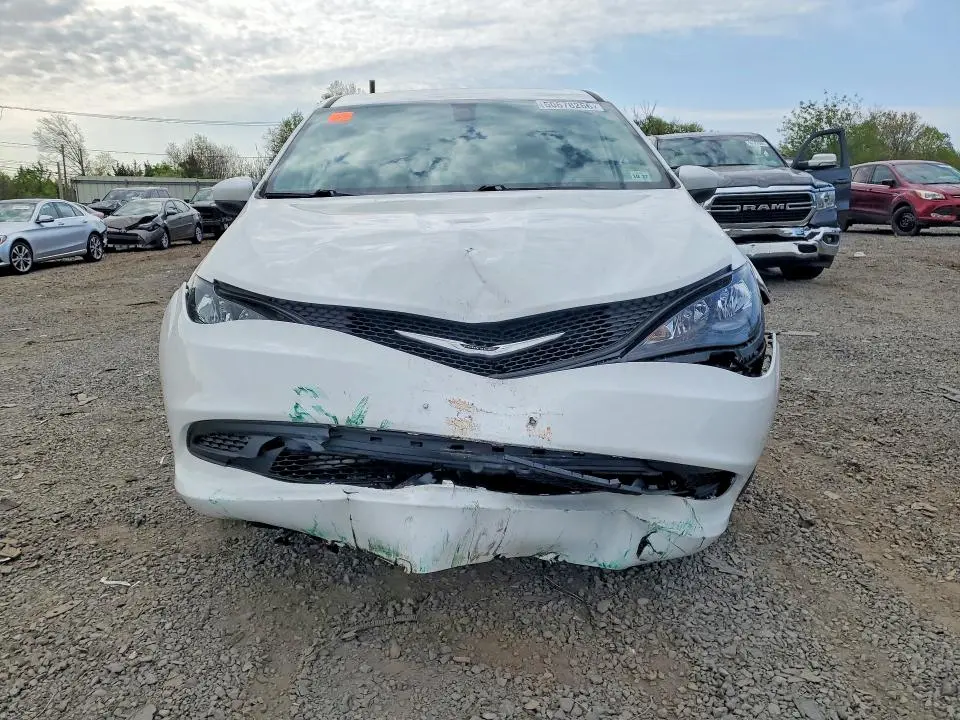 2022 CHRYSLER VOYAGER LX  