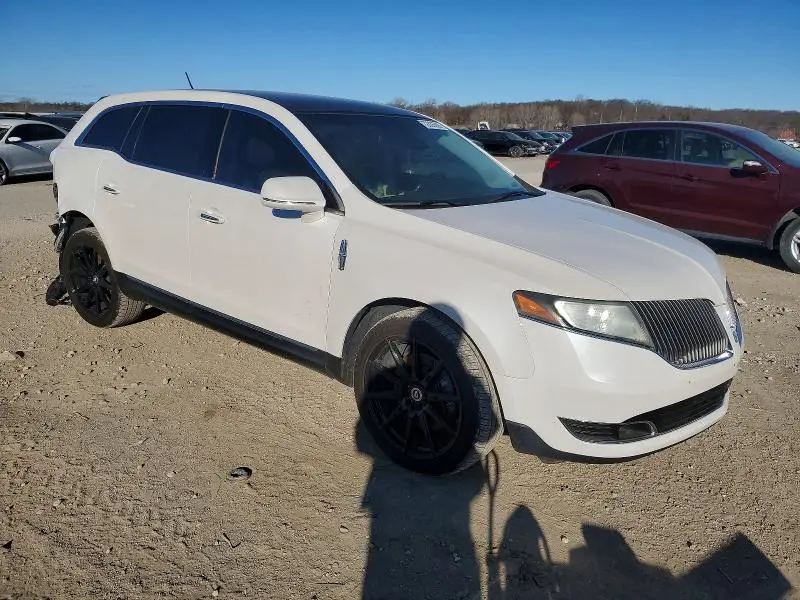 2015 LINCOLN MKT   