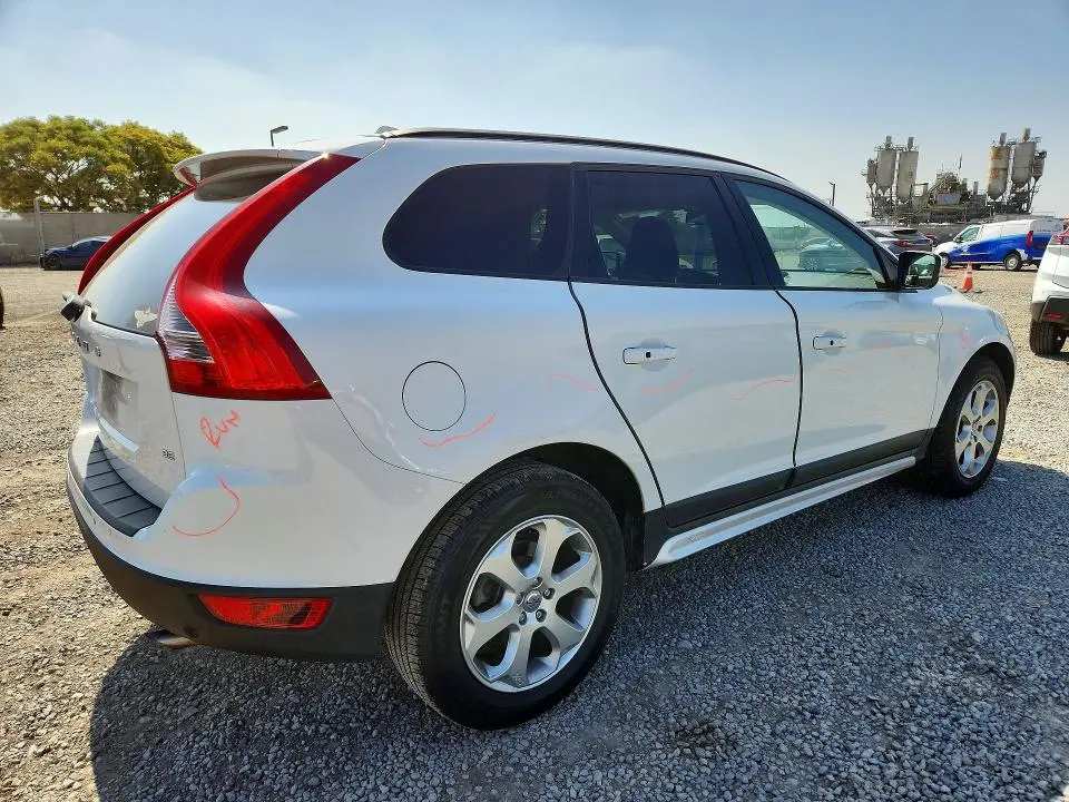 2010 VOLVO XC60 3.2  