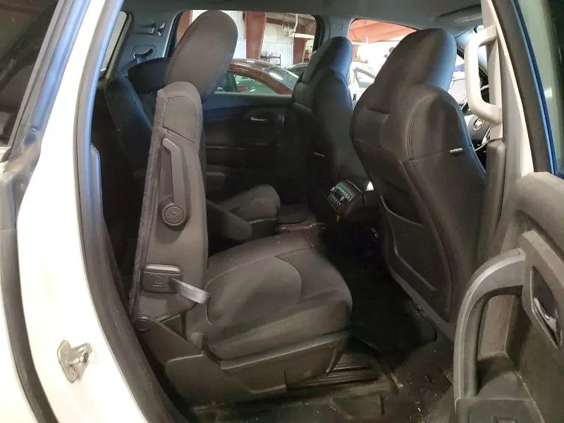 2011 CHEVROLET TRAVERSE LT  