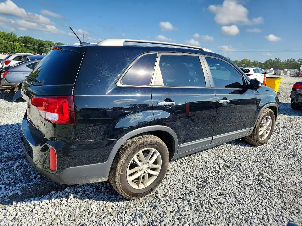 2015 KIA SORENTO LX  