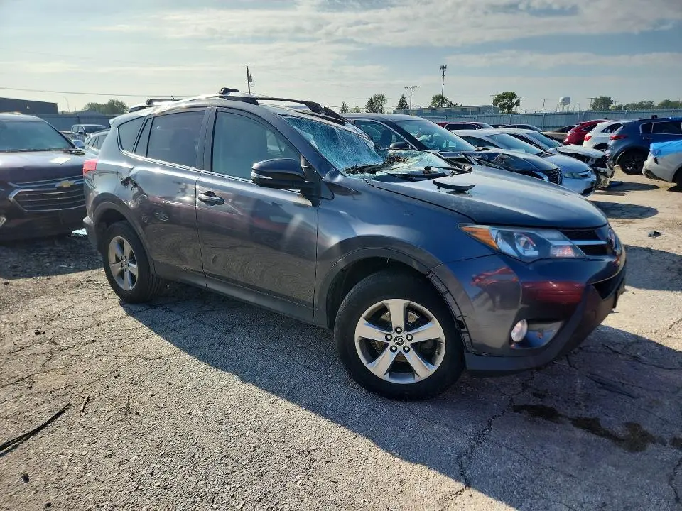 2015 TOYOTA RAV4 XLE  