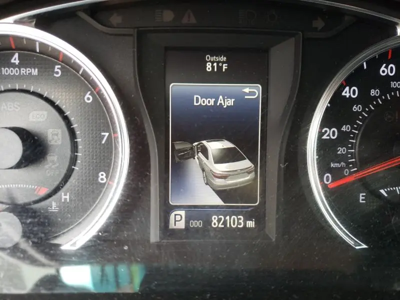 2016 TOYOTA CAMRY LE