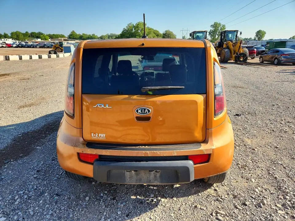 2011 KIA SOUL +  