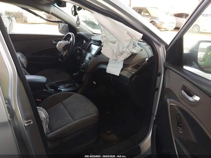 2018 HYUNDAI SANTA FE SE