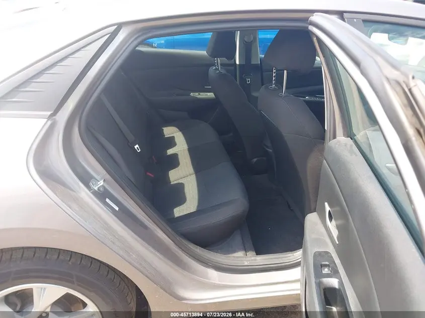 2023 HYUNDAI ELANTRA SE