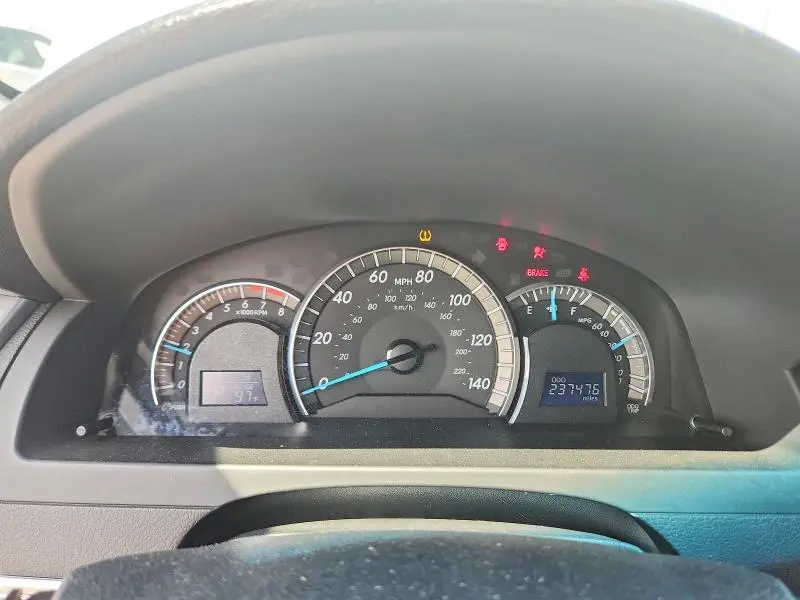 2012 TOYOTA CAMRY SE  