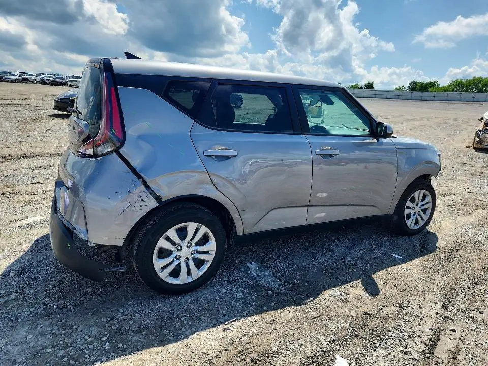 2023 KIA SOUL LX  
