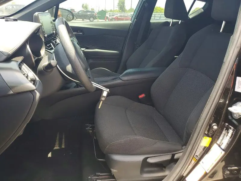 2019 TOYOTA C-HR LE  