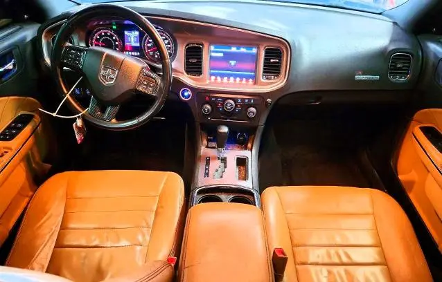 2011 DODGE CHARGER R  