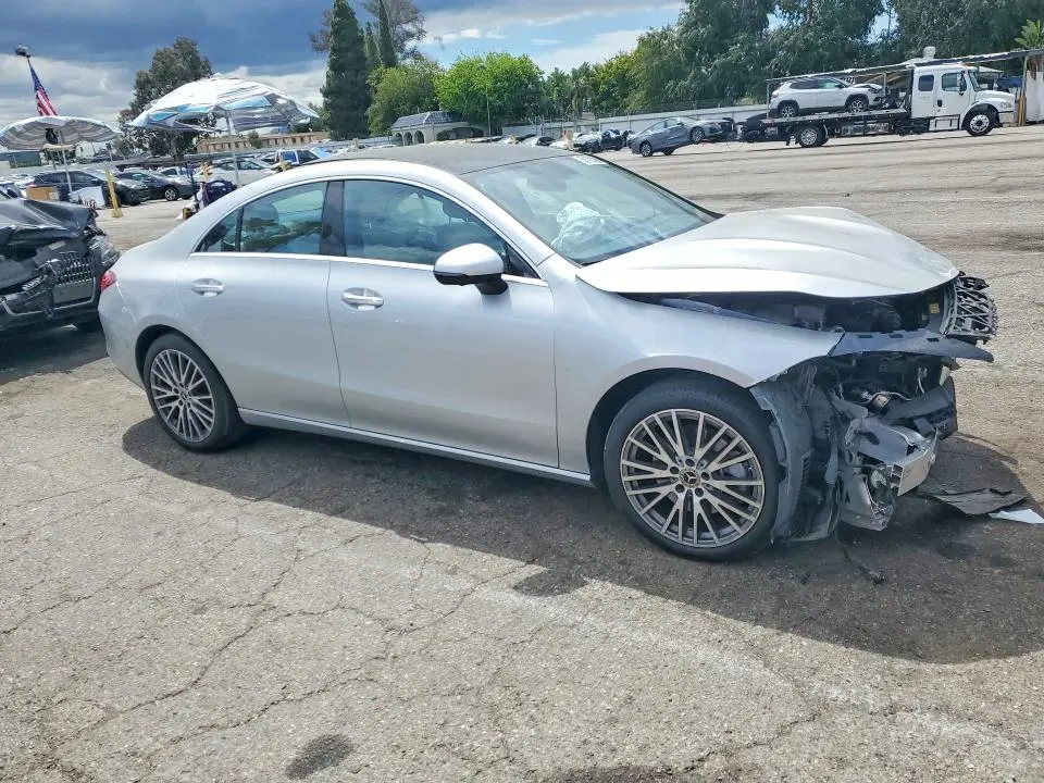 2023 MERCEDES-BENZ CLA 250  
