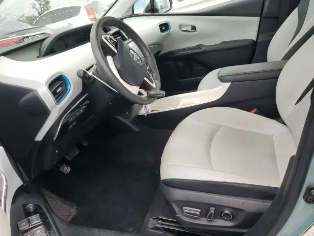2017 TOYOTA PRIUS   