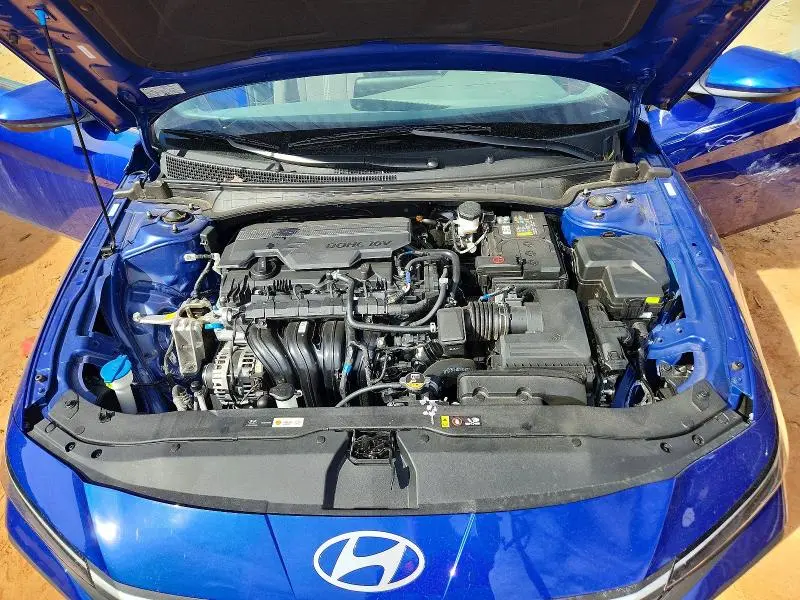 2025 HYUNDAI ELANTRA SE  