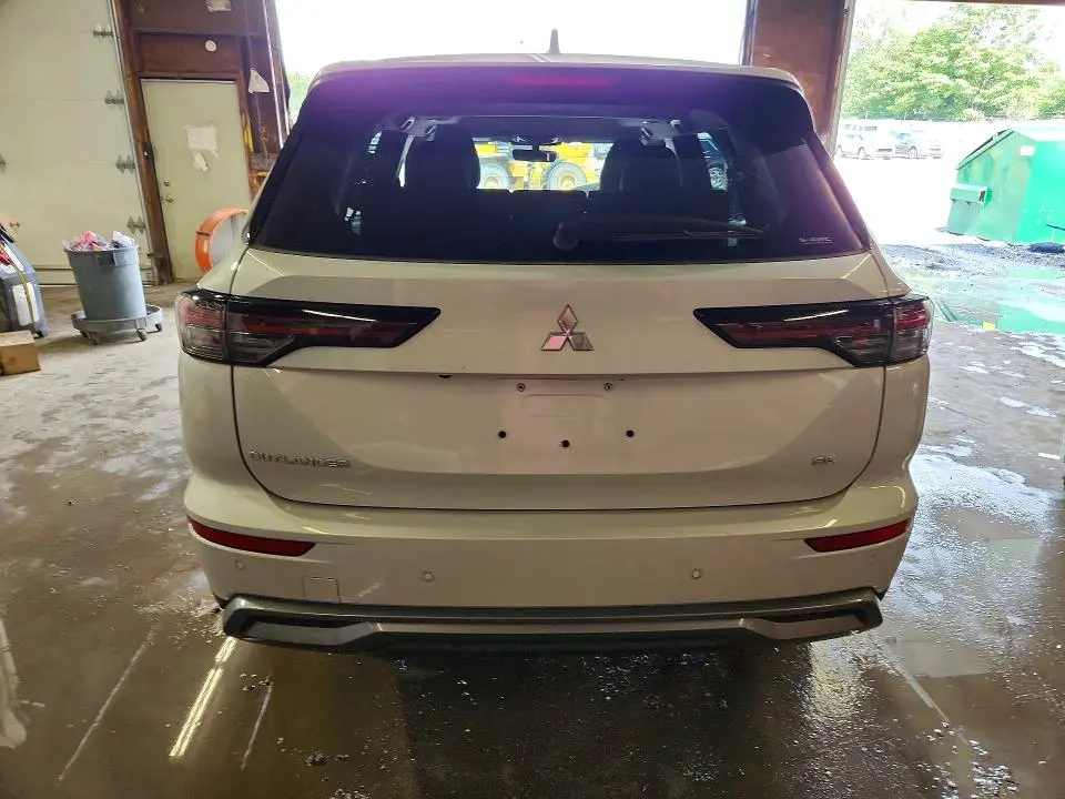 2025 MITSUBISHI OUTLANDER SE  
