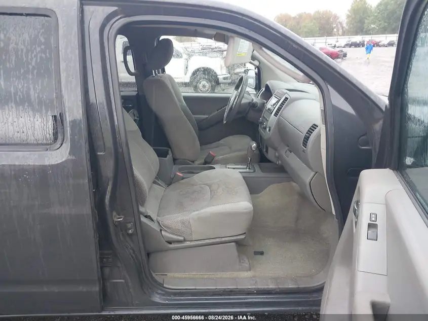2011 NISSAN FRONTIER SV