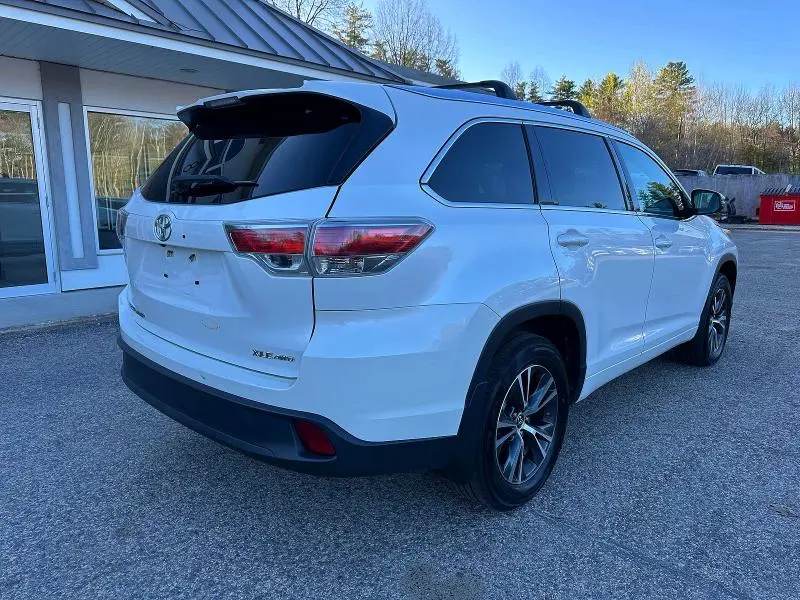 2016 TOYOTA HIGHLANDER XLE  