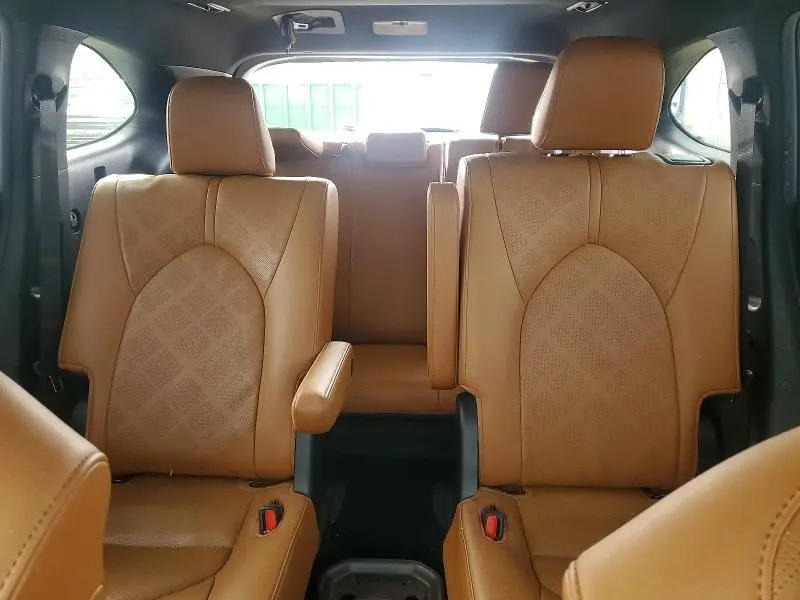 2020 TOYOTA HIGHLANDER PLATINUM  