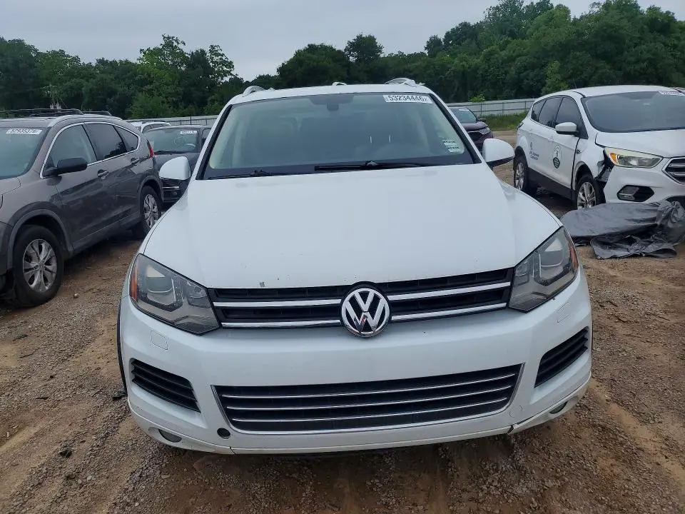 2012 VOLKSWAGEN TOUAREG V6  