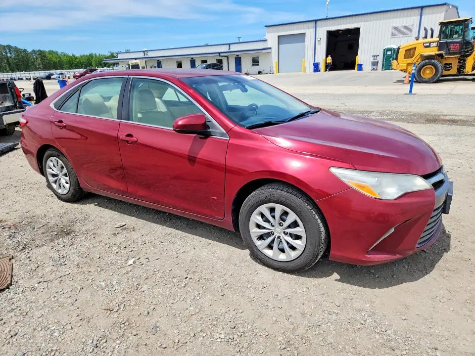 2016 TOYOTA CAMRY LE  