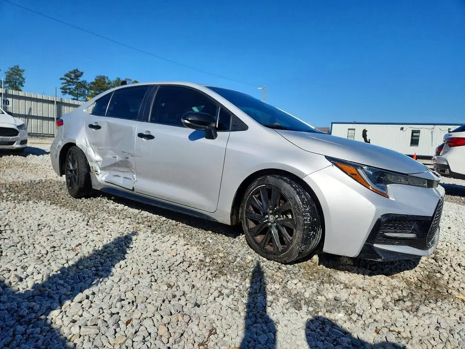 2021 TOYOTA COROLLA SE  