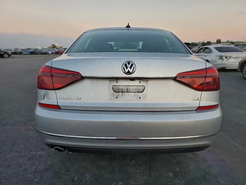 2017 VOLKSWAGEN PASSAT SE  