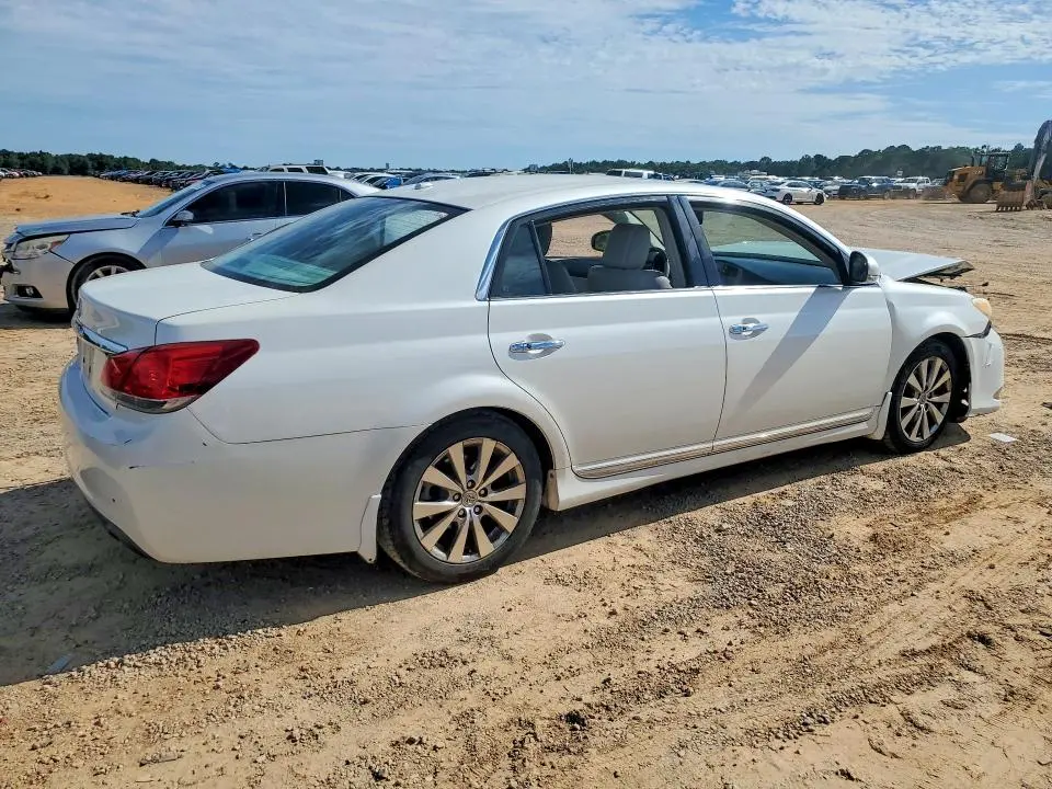 2011 TOYOTA AVALON LIMITED  