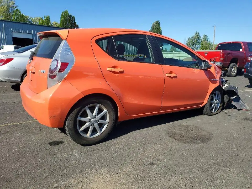2013 TOYOTA PRIUS C THREE  