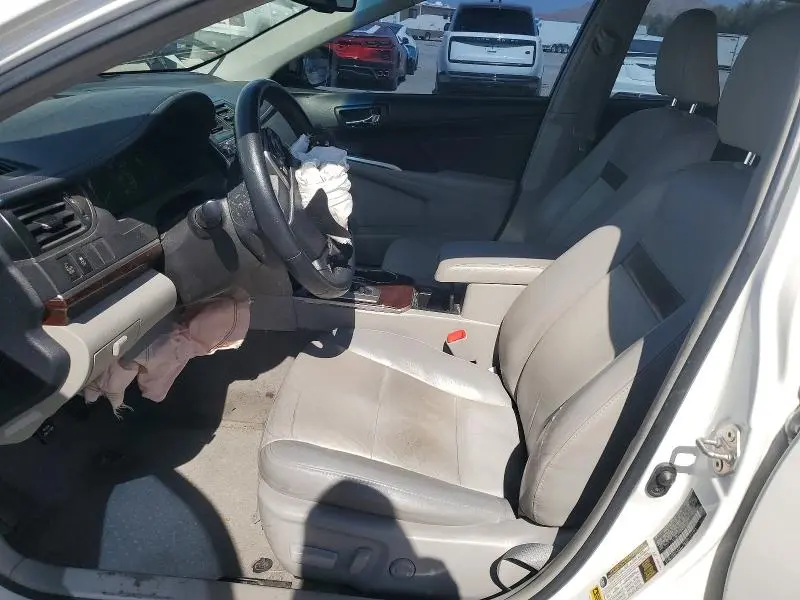 2014 TOYOTA CAMRY XLE V6  