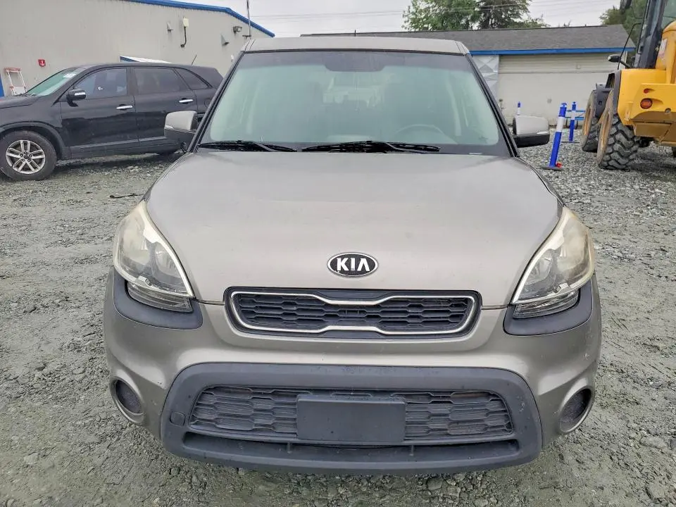 2013 KIA SOUL +  